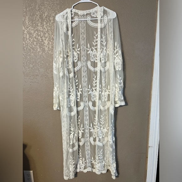 Honey Punch Other - lace cover-up honey punch Brand